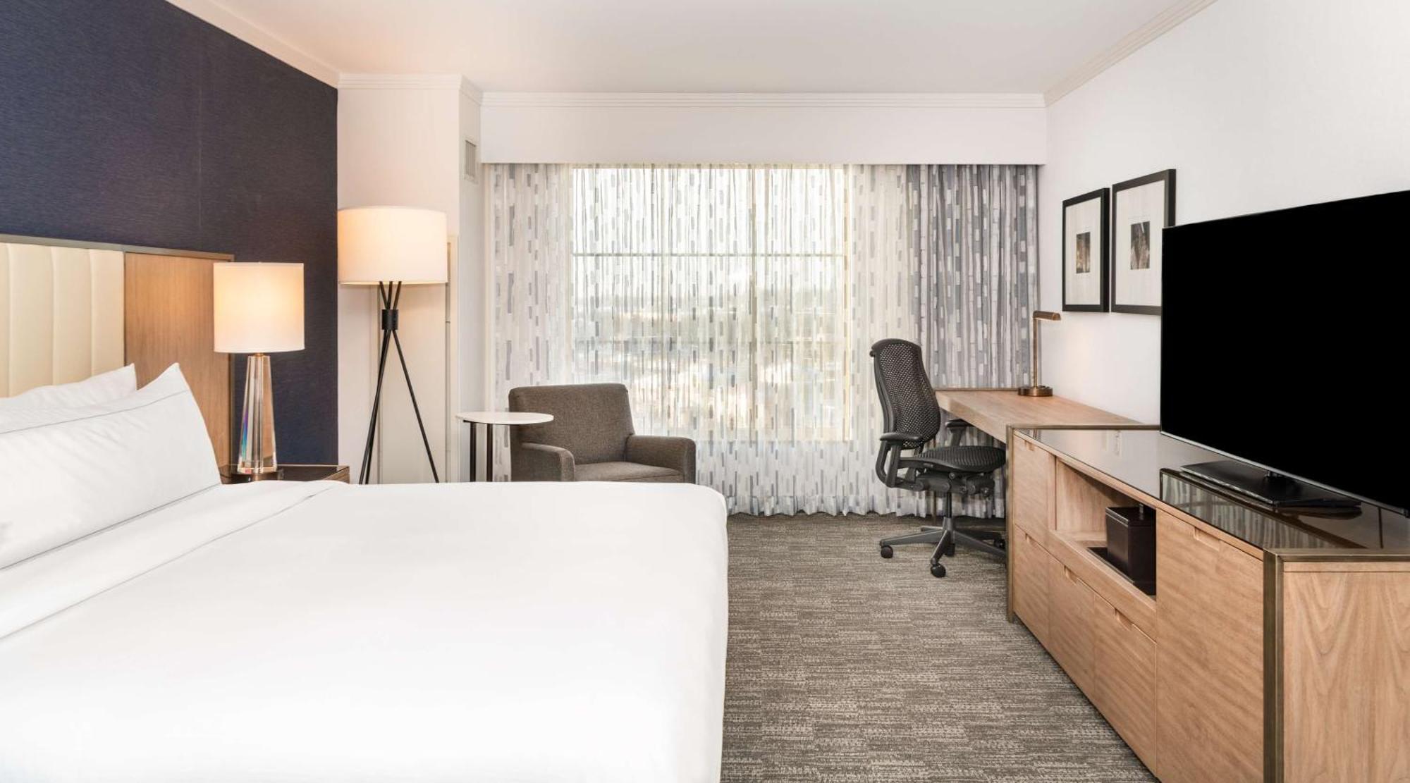 Hilton Columbus/Polaris Hotel Exterior photo
