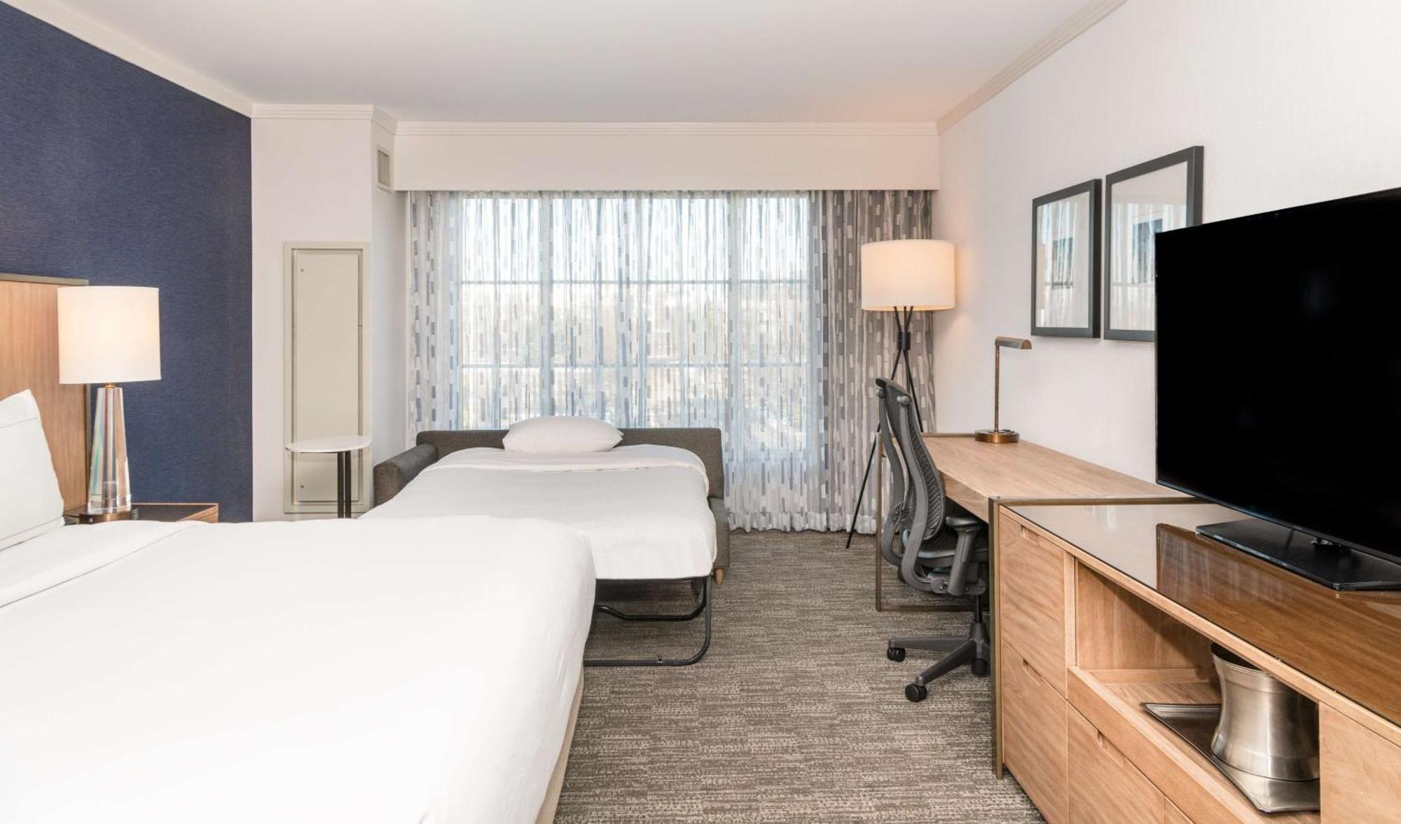 Hilton Columbus/Polaris Hotel Exterior photo