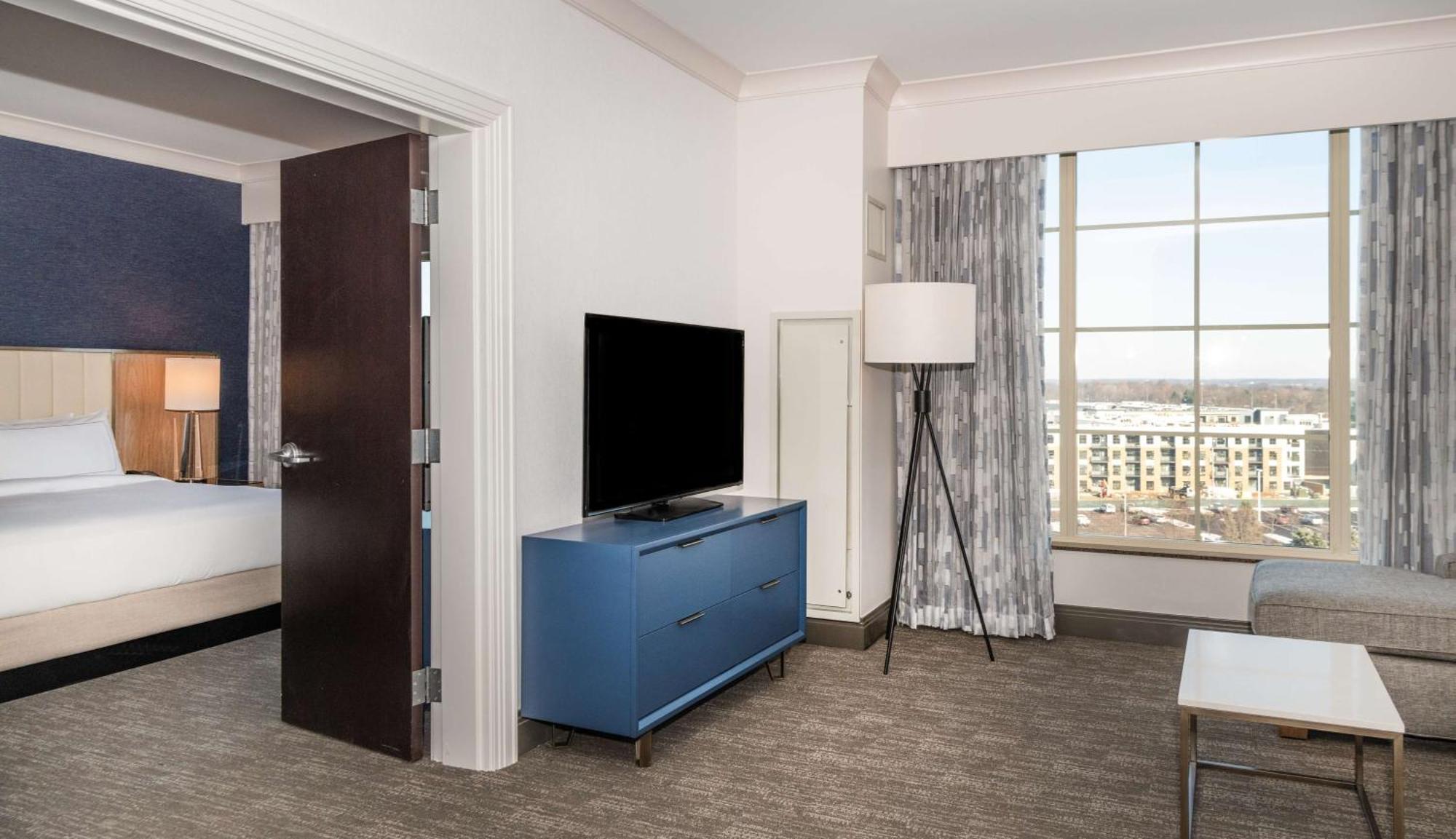 Hilton Columbus/Polaris Hotel Exterior photo