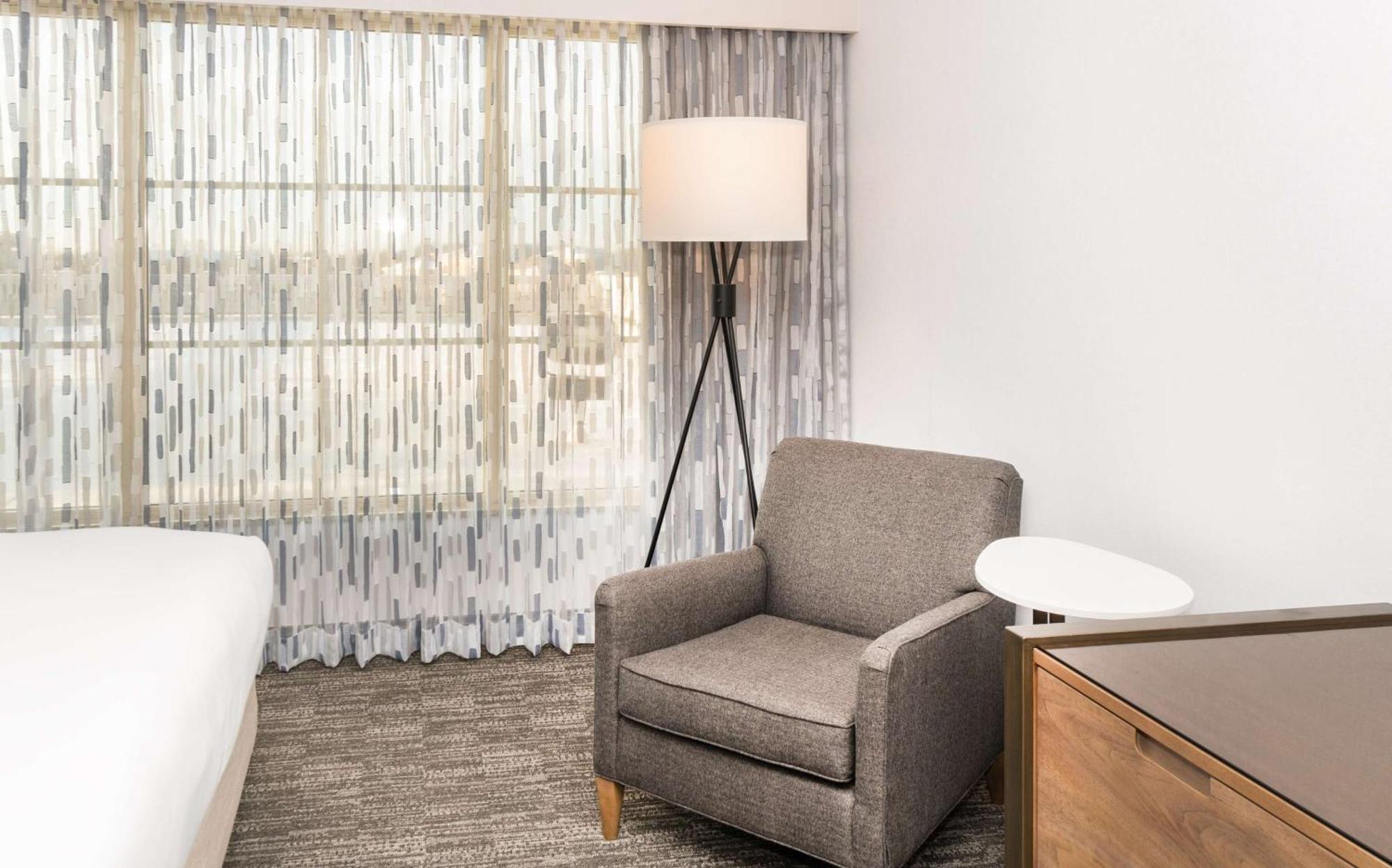 Hilton Columbus/Polaris Hotel Exterior photo